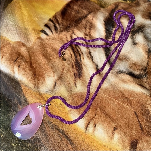 Robert Verdi Beaded Necklace With Pendant - Picture 5 of 6